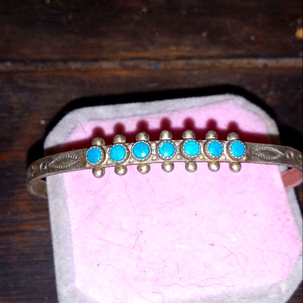 Native AmericanZuni Turquoise Petit Point Sterling Silver Stamped Bracelet